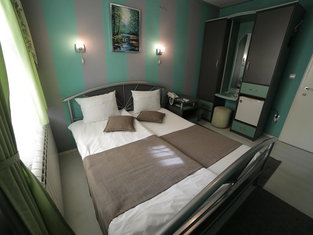 Hotel Zeneva Kragujevac Rom bilde