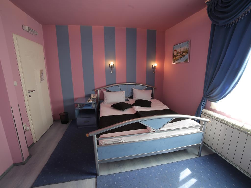 Hotel Zeneva Kragujevac Rom bilde