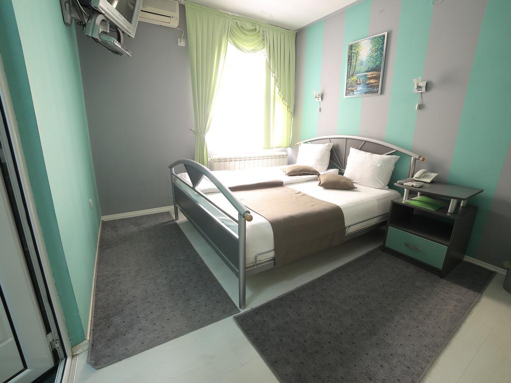Hotel Zeneva Kragujevac Rom bilde