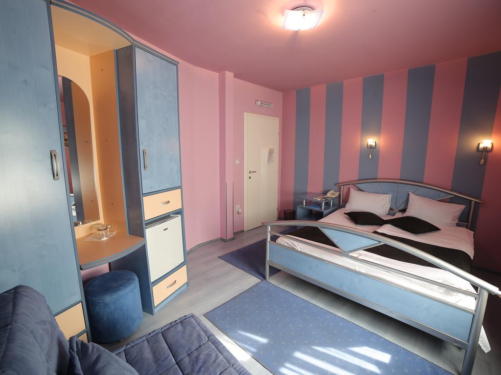 Hotel Zeneva Kragujevac Rom bilde