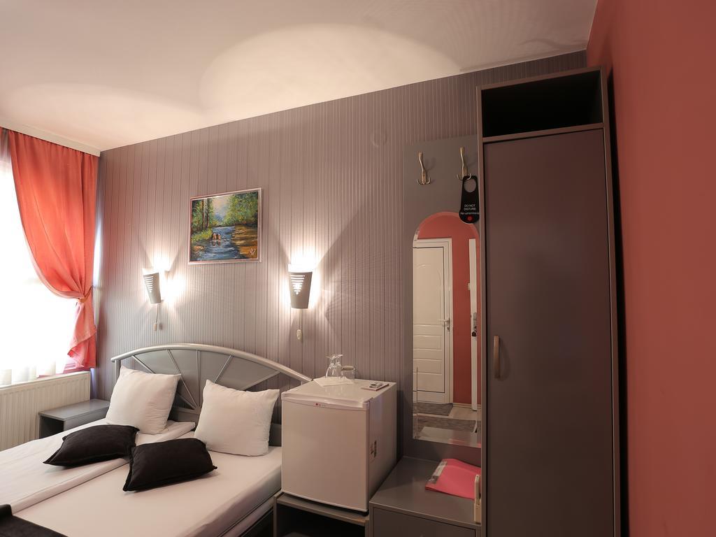 Hotel Zeneva Kragujevac Rom bilde