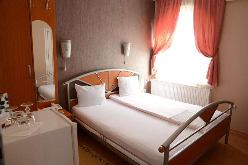 Hotel Zeneva Kragujevac Rom bilde